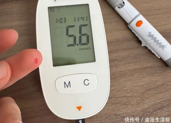 医生提醒血糖高不高看手就知道(医生提醒：不怕血糖飙升，牢记这几点，血糖一天比一天稳)