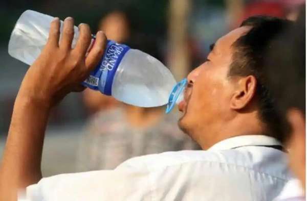 医生谈血糖高怎么办(医生忠告：血糖高没这4种情况，可安心吃喝不用太担心)