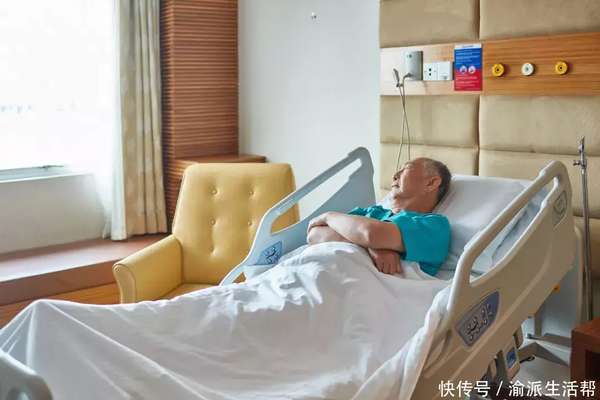 56岁大哥感染尿毒症儿子(湖北一60岁大哥突然查出尿毒症，从不喝饮料，医生叹息：无知害了他)