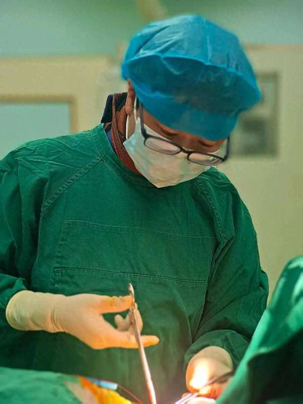 老人心跳慢四十几下(九旬老人心跳慢至每分钟37次植入起搏器让心脏“满电复活”)