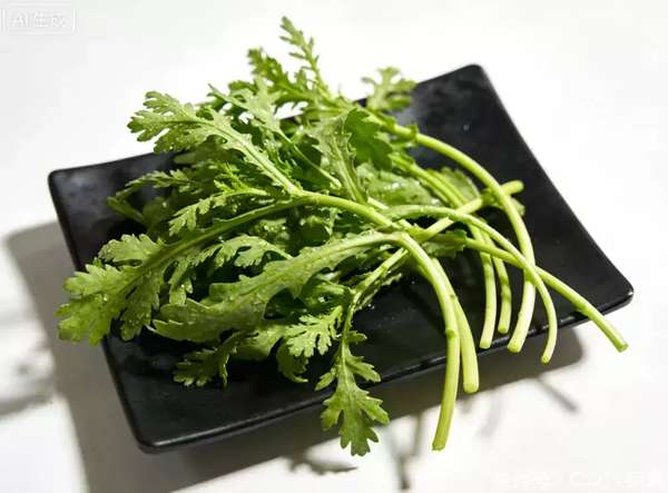 茼蒿尽量少吃？提醒：这3类人最好不吃，吃茼蒿也是有禁忌的，建议了解一下