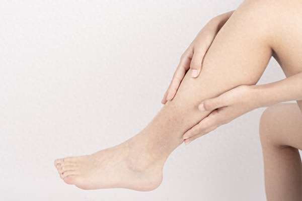 晚上腿会出现浮肿是什么原因