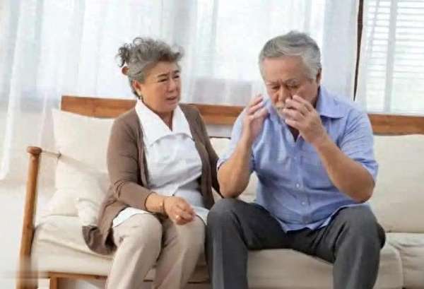 米饭对高血压有什么影响(米饭是高血压“加速器”？医生支招：保护血管3吃3不吃)