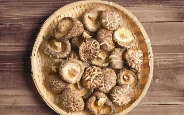 高尿酸不能吃香菇？医生建议这5种蔬菜也少吃