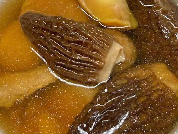 压力大失眠吃什么药(压力大易失眠？八道炖汤减压补血，助你安睡！)