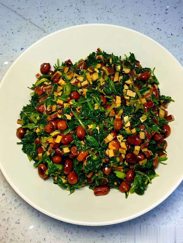 养肝护肾健脾(生吃护肾熟吃健脾！每天一小把的好处不简单，吃它太值了)