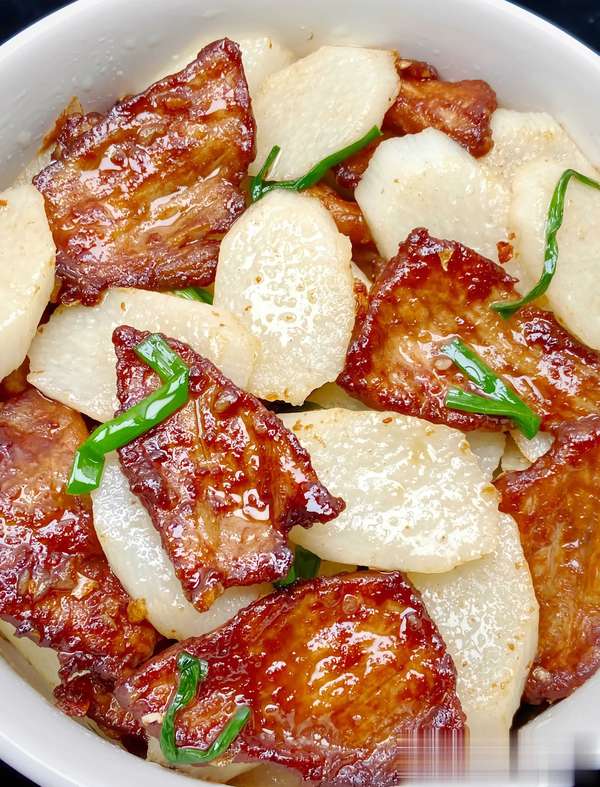 比莲藕还多孔的食物(比莲藕润肺、芋头养人，中老年一周吃2次，养脾胃润燥热！)