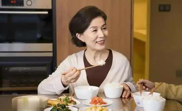 高转氨酶最怕的早餐！医生再三推荐多吃这3物