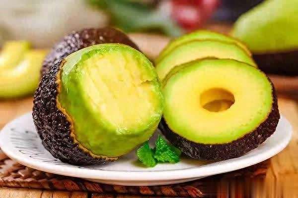 这种“油大”水果，助女性瘦小腹减内脏脂肪！