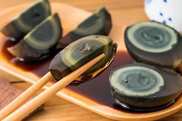 经常吃皮蛋对身体有危害吗(皮蛋再受关注！常吃者身体或有5大改善)