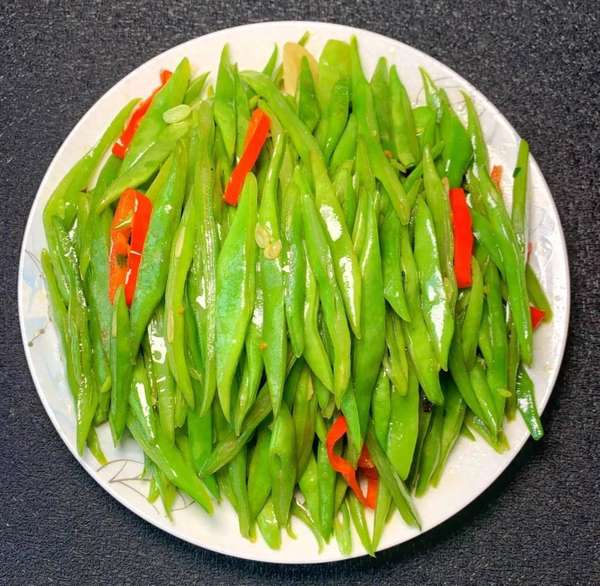 减重期饮食健康误区(科学减重指南：避开误区，遵循原则)