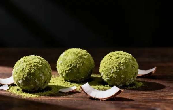 抹茶椰子水的功效与作用(抹茶椰子球：健康养生的多重功效)