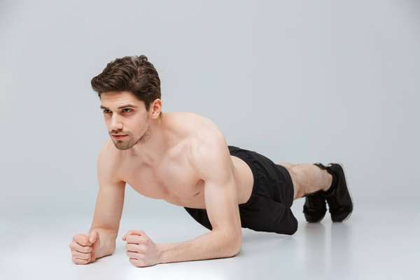 平板支撑进阶版！5种变式挑战核心，效果超1分钟