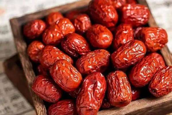 研究发现天天吃红枣的人(研究发现吃红枣有3点要警惕，红枣再成讨论对象！)