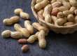 调查：老人坚持吃花生半年，身体或有3种变化