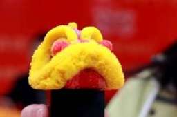 老技艺“潮”味十足浓浓年味叠加花式创意催生新春消费“新”活力