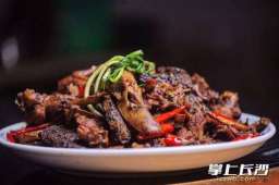 古商城的待客之道：洪江血粑鸭｜映像湖湘