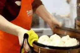 新春走基层｜探西北小店，信心的“开关”就藏在这些细节里……