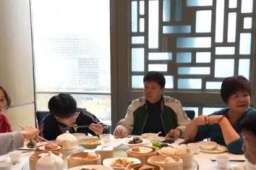 新春观察·年夜饭“新”吃法火“出圈”轻松过年成为新风尚