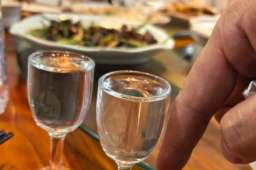 糖尿病与喝酒有关？医生忠告：患糖尿病的人，一定要远离这2种酒