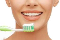 每天刷两次牙和刷一次牙有啥区别？医生揭秘，原来我刷错了