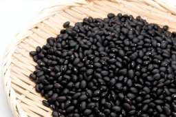 它是“天然补肾豆”，炒着吃效果翻倍，每天一把香又补！