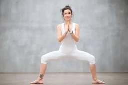 女神蹲：唤醒内在力量的瑜伽体式详解与练习指南