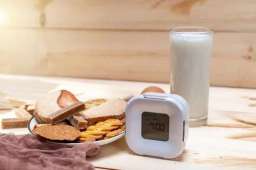 早上九点吃早餐错了？65岁后早餐尽量做到这4点，医生建议！