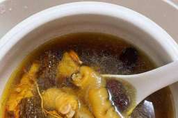 熬夜加班后的养生汤品——羊肚菌花胶红枣鸡汤