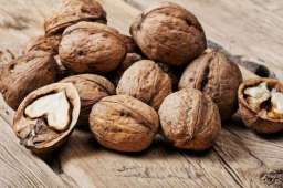 脑梗患者常吃核桃，或有4大改善引关注！